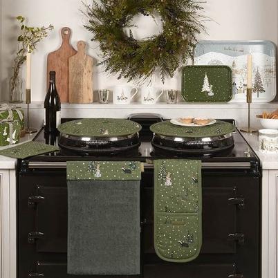 Sophie Allport Festive Forest Circular Hob Cover