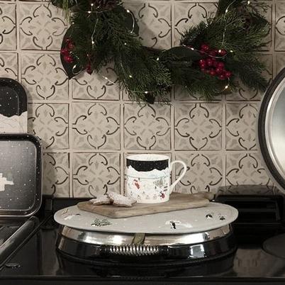 Sophie Allport Snow Season Circular Hob Cover