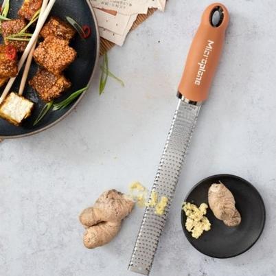 Microplane Premium Classic Zester Grater Cinnamon