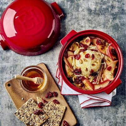 https://www.thekitchenwhisk.ie/contentFiles/productImages/Medium/Cheese-Baker-Red-Emile-Henry-lifestyle.jpg