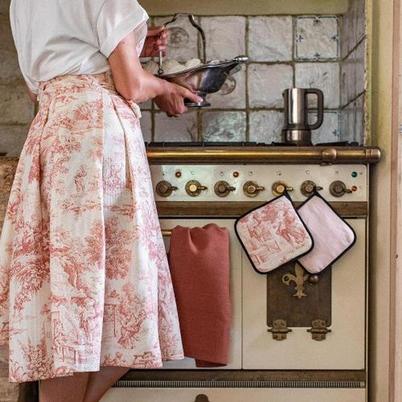 Gilda Apron Pink Toile de Jouy