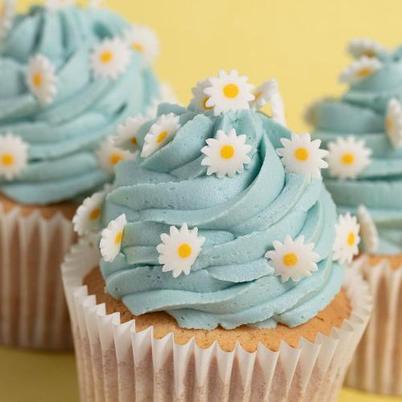 PME Sprinkle Charms White Daisies 