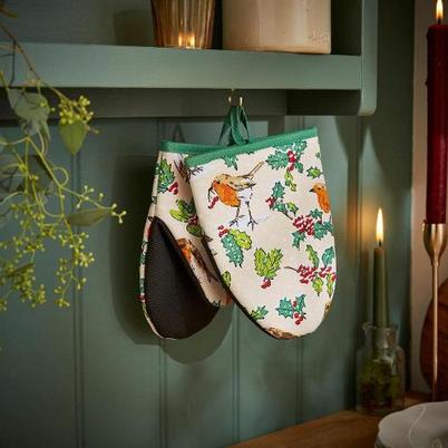 Ulster Weavers Christmas Robins Green Microwave Mitts