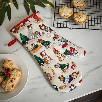 Ulster Weavers Merry Mutts Christmas Gauntlet Oven Glove Natural