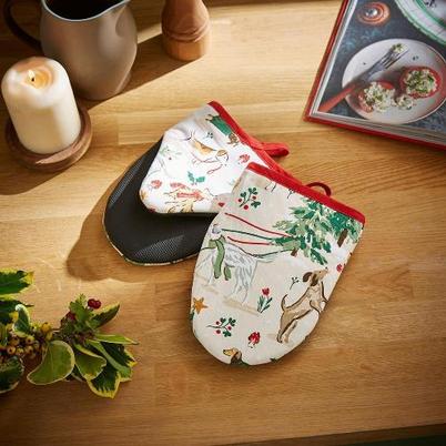 Ulster Weavers Winter Walkies Beige Microwave Mitts