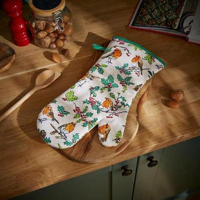 Ulster Weavers Christmas Robins Green Oven Gauntlet