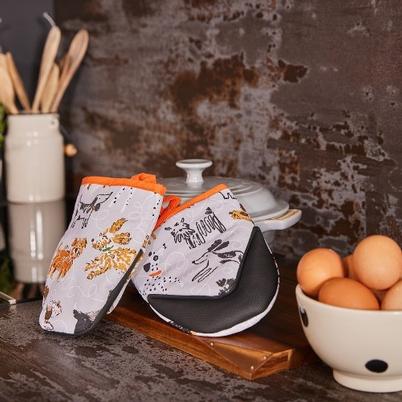 Ulster Weavers Dog Days Grey Microwave Mitts