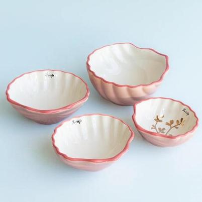 Yvonne Ellen Shell Measuring Cups