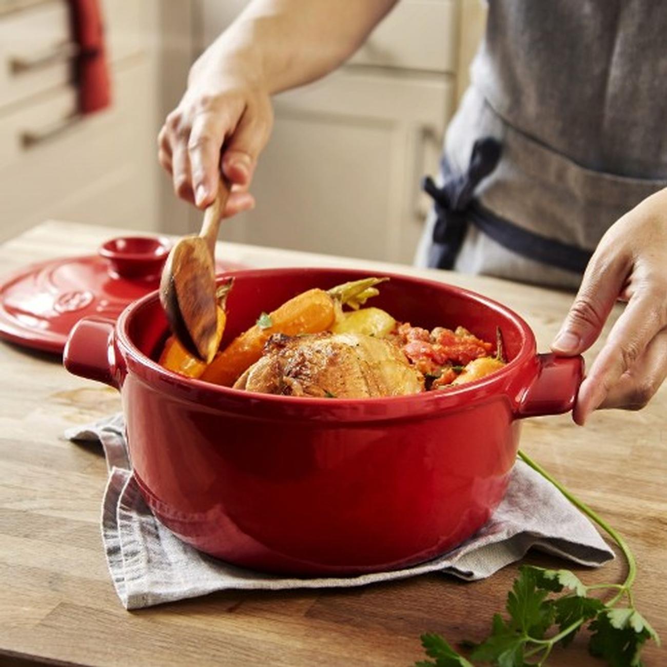 Emile Henry Round Stewpot Red 5.3L