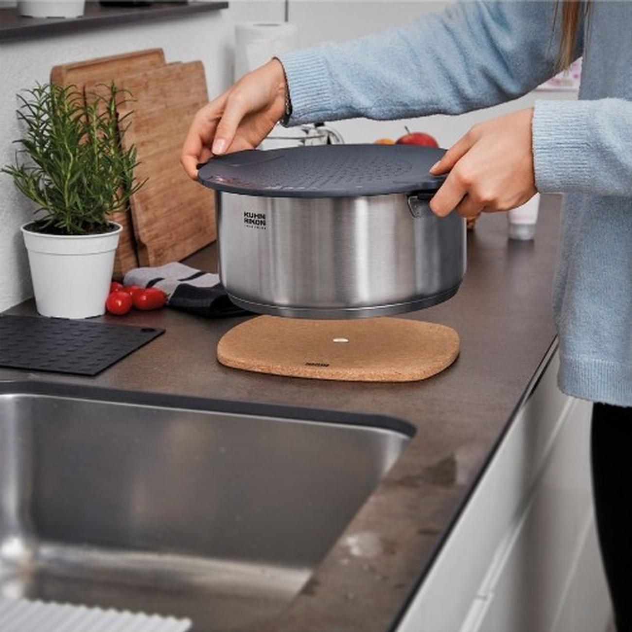 kuhn-rikon-cork-trivet-smart-and-compact-20cm - Kuhn Rikon Smart & Compact Cork Trivet 20cm