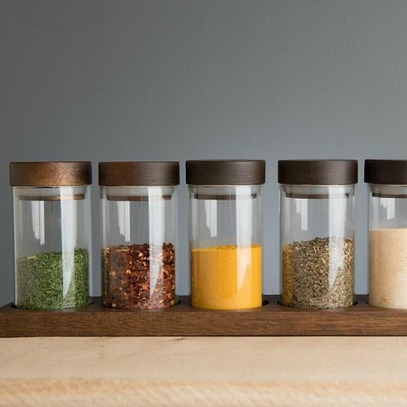 artisan-street-set-of-6-spice-jars-with-board - Artisan Street 6 Spice Jars & Board