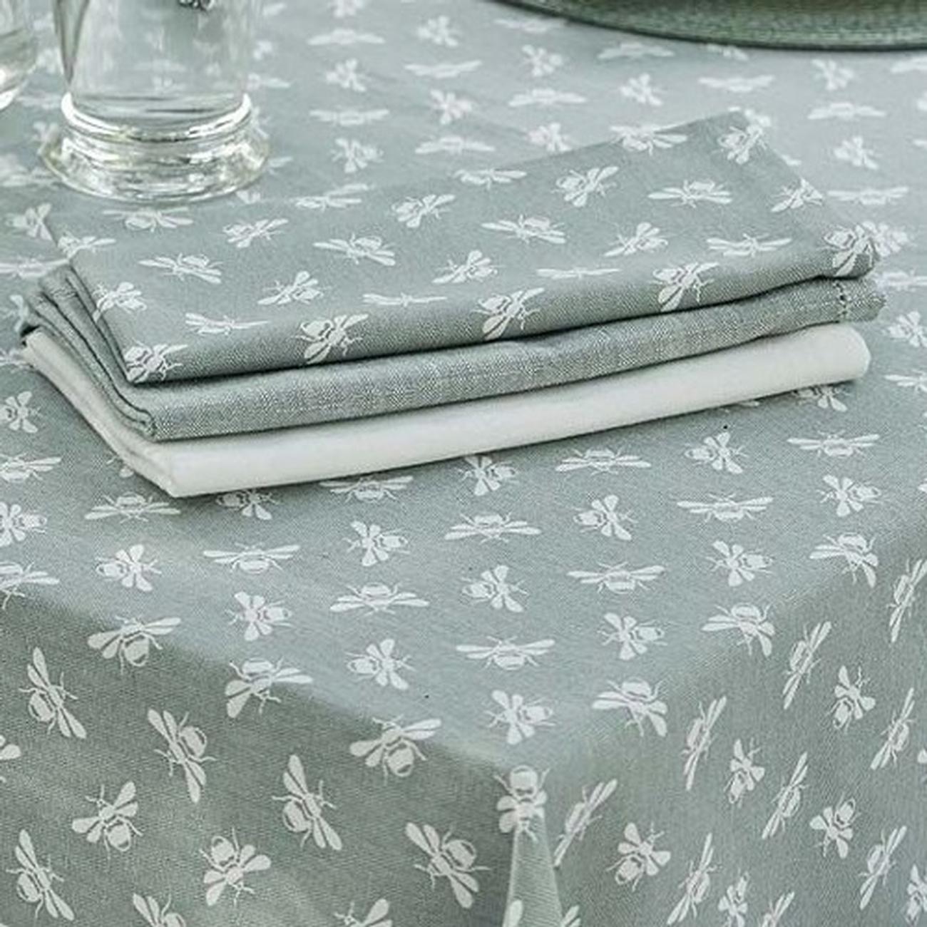 walton-bumble-bee-tablecloth-moss-green-130x180cm - Walton & Co Bee Tablecloth Moss 130x180cm