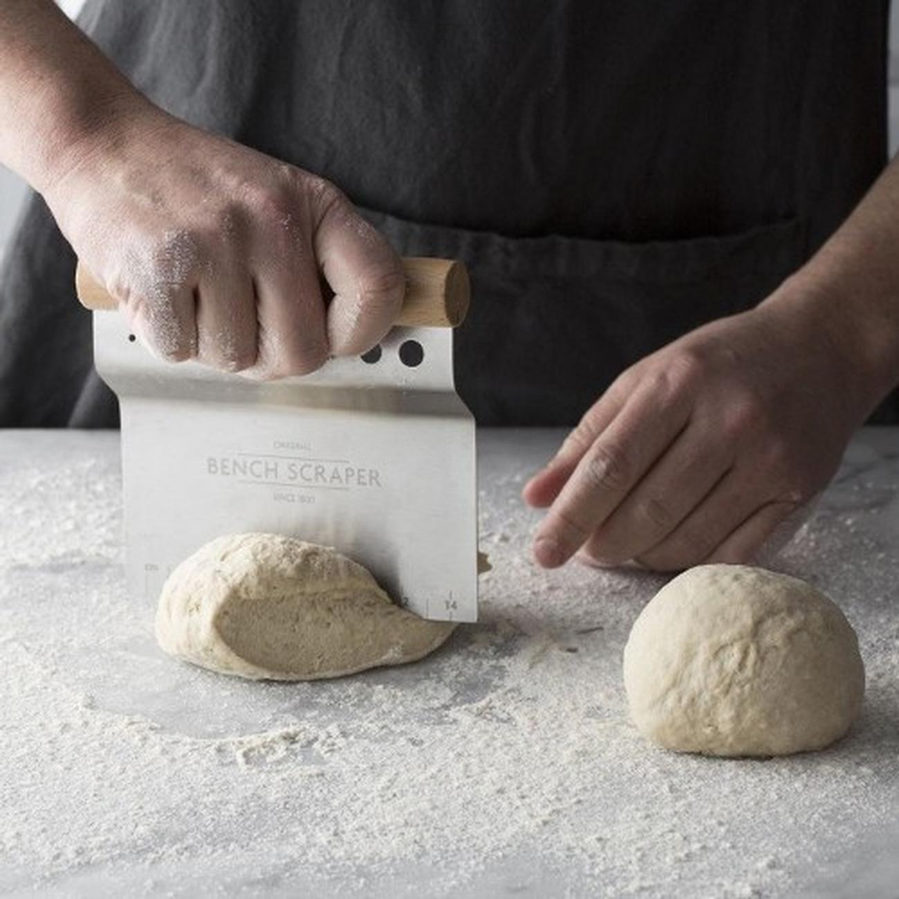 mason-cash-dough-scraper-4-in-1-innovative-kitchen - Mason Cash Innovative Kitchen 4-in-1 Bench Scraper