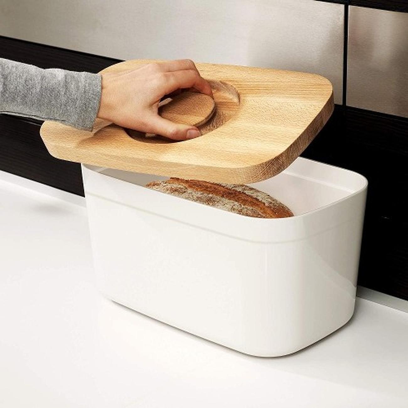 joseph-joseph-bread-bin-with-bamboo-lid-cutting-board - Joseph Joseph Bread Bin With Bamboo Cutting Board Lid