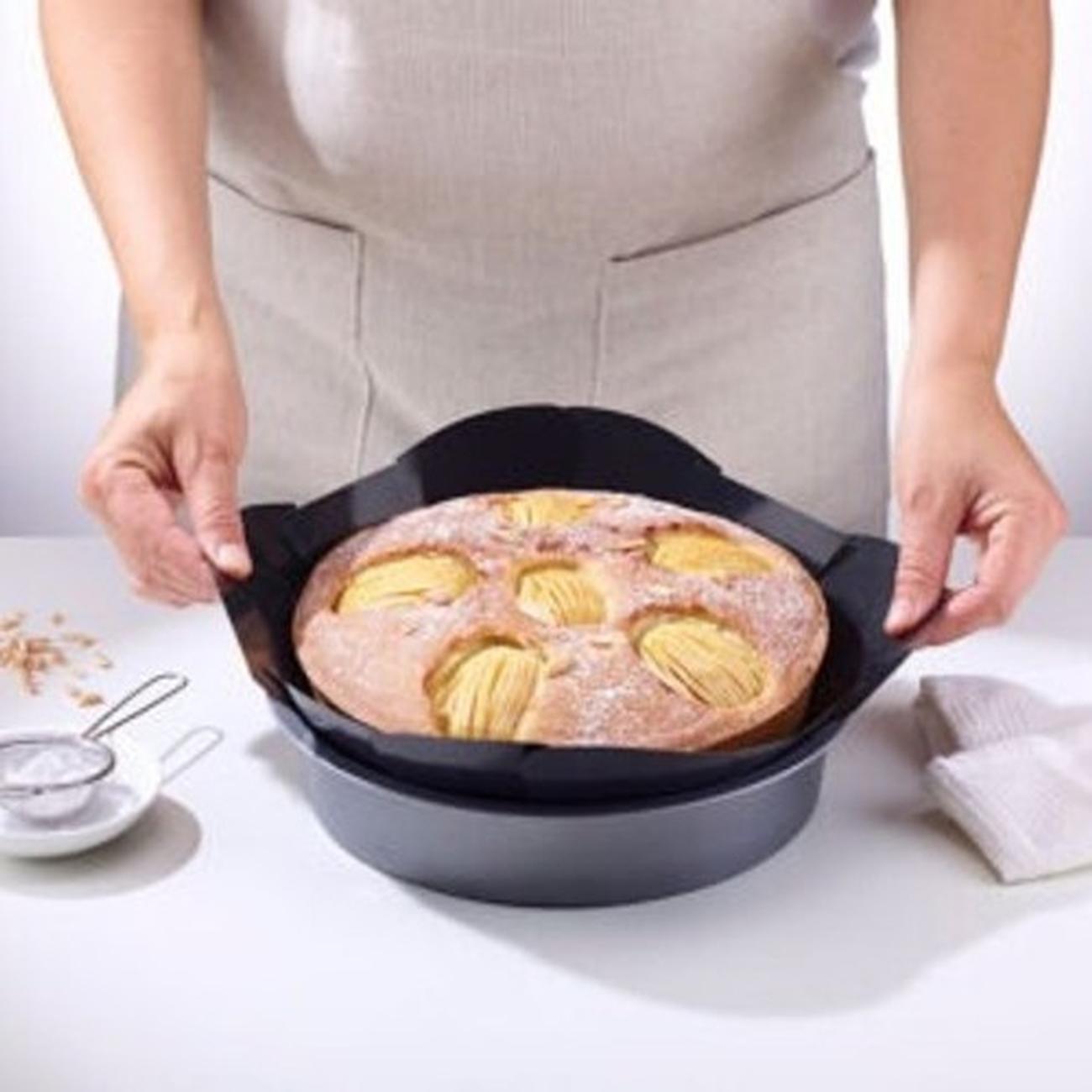 nostik-round-cake-tin-liner-round-black - NoStik Round Cake Tin Liner Black