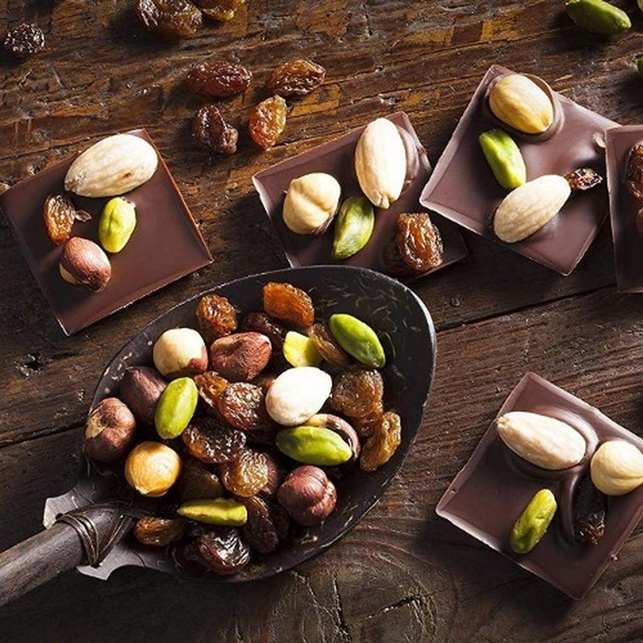 callebaut-no-823-belgian-milk-chocolate-400g-bag - Callebaut No 823 Belgian Milk Chocolate 33.6% 400g 