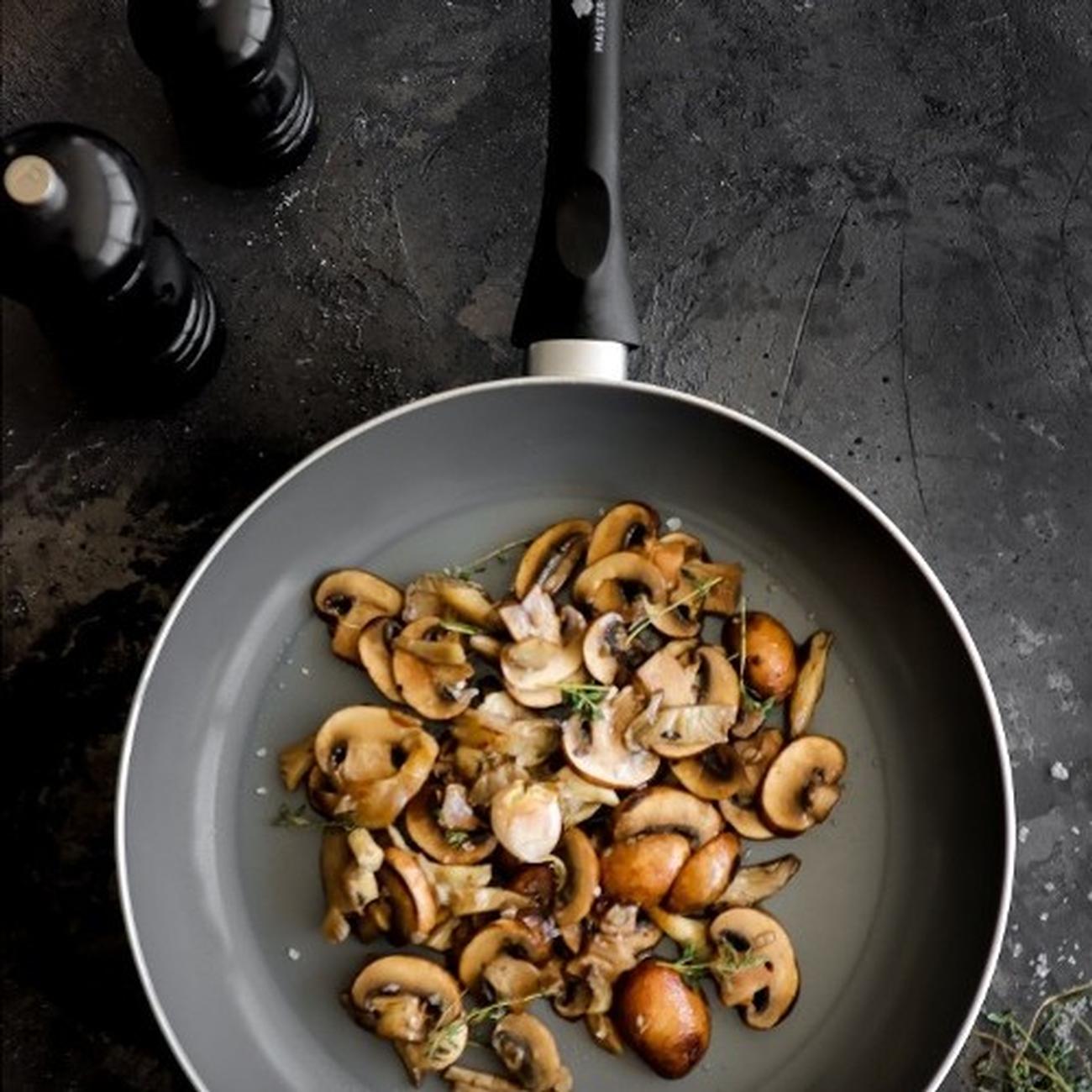 masterclass-can-to-pan-30cm-recycled-aluminium-non-stick-frying-pan - MasterClass Can-to-Pan Recycled Non-Stick Frying Pan 30cm