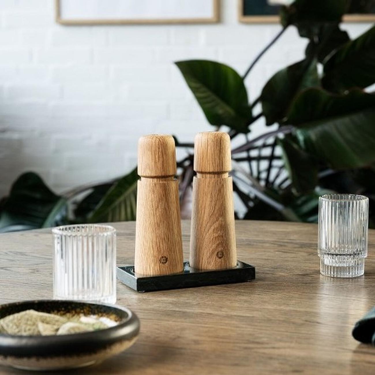 crushgrind-tabletopper-black-marble-2 - CrushGrind Tabletopper Black Marble 2