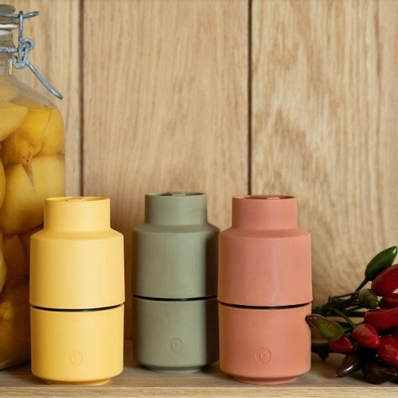 crushgrind-billund-grinder-mill-paprika - CrushGrind Billung Grinder Paprika