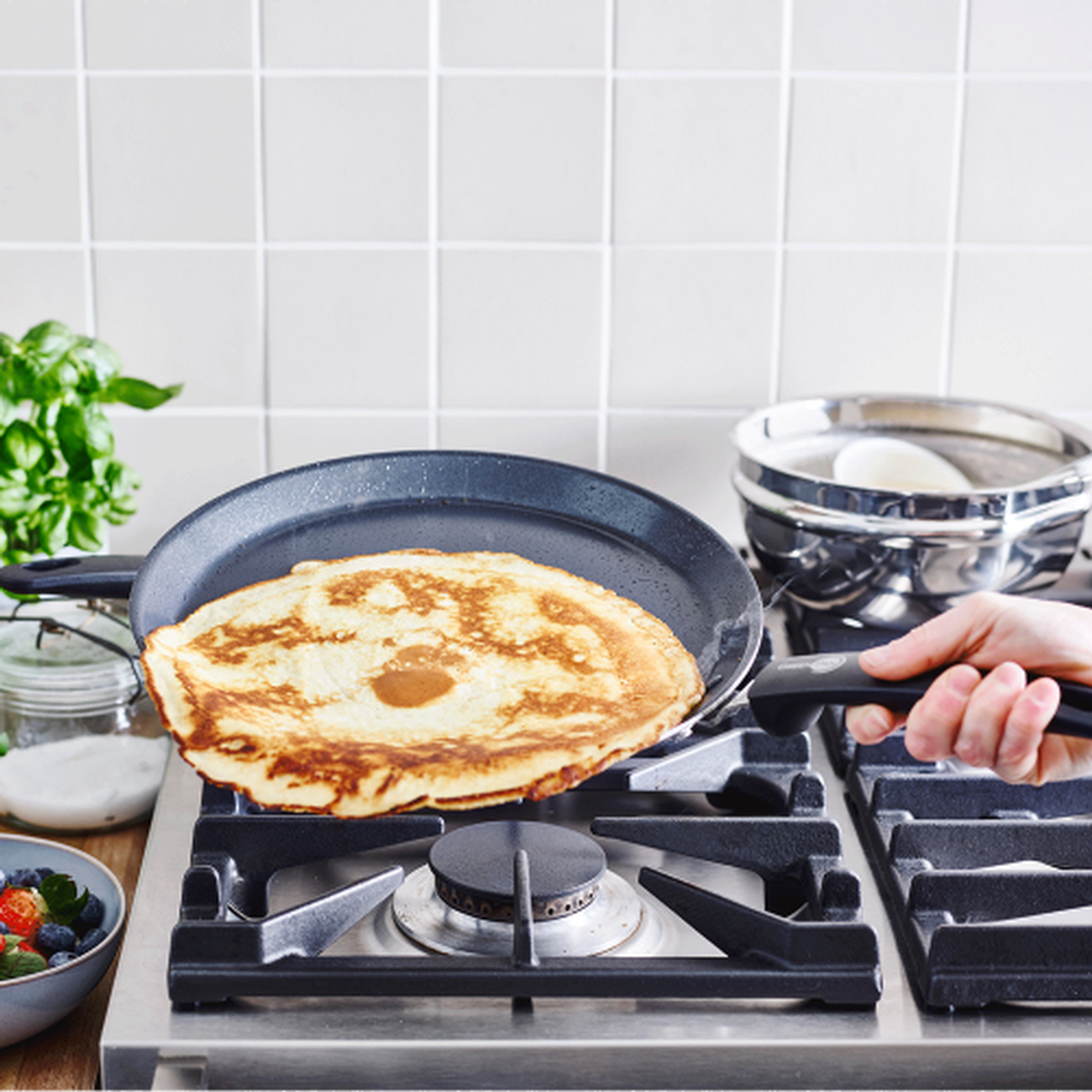 green-pan-essentials-pancake-pan-24cm-ceramic-non-stick - GreenPan Essentials Ceramic Non-Stick Pancake Pan 24cm