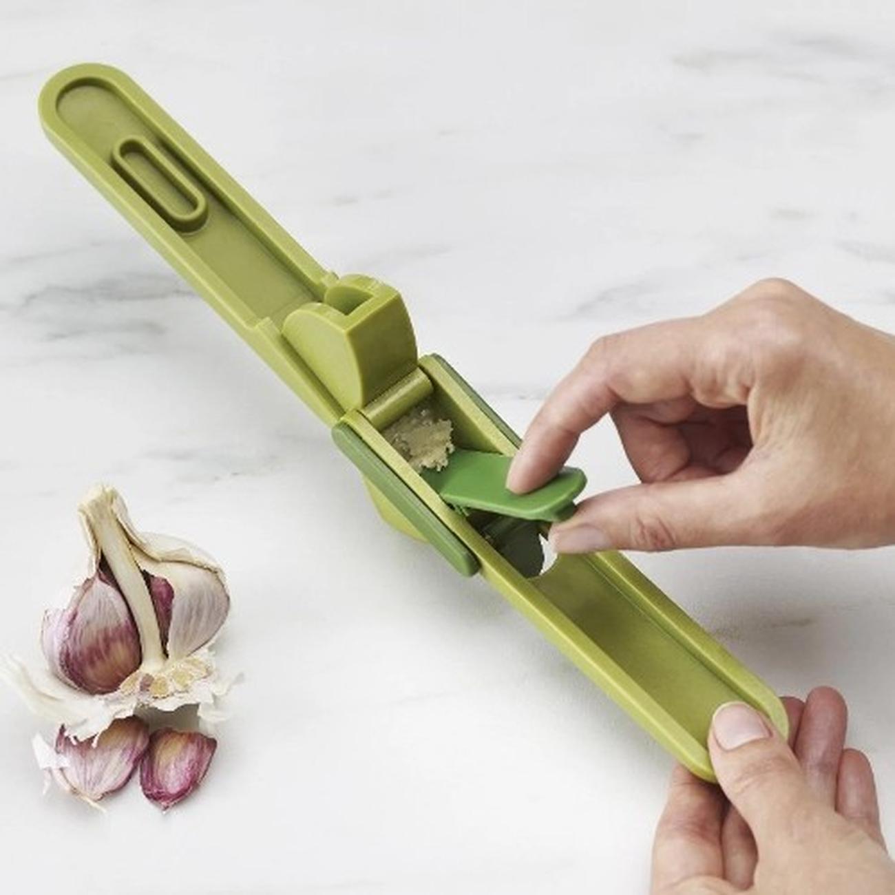 joseph-joseph-cleanforce-garlic-press - Joseph Joseph CleanForce Garlic Press