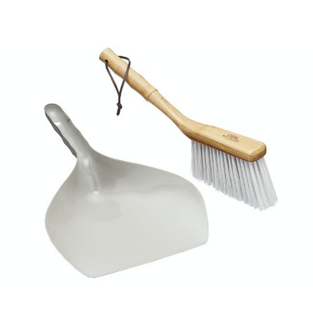 living-nostalgia-traditional-dustpan-brush-set - Living Nostalgia Dustpan & Brush Set