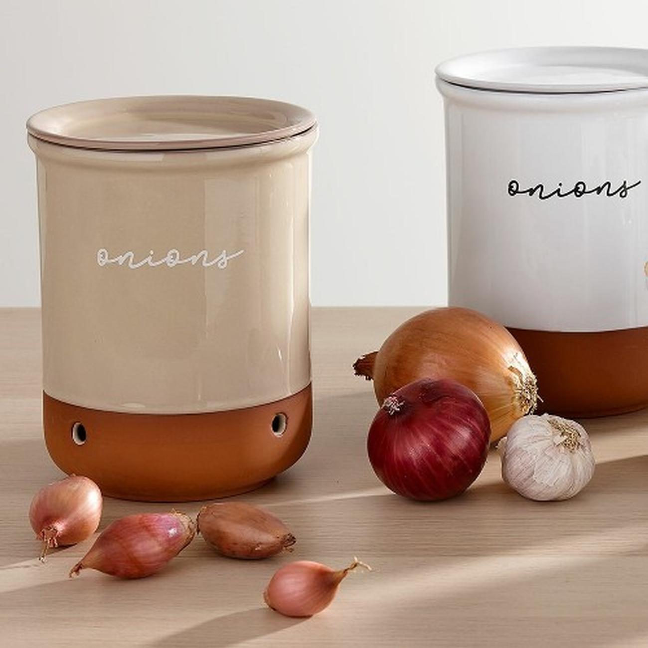 ladelle-eco-onion-keeper-taupe - Eco Onion Vault Taupe