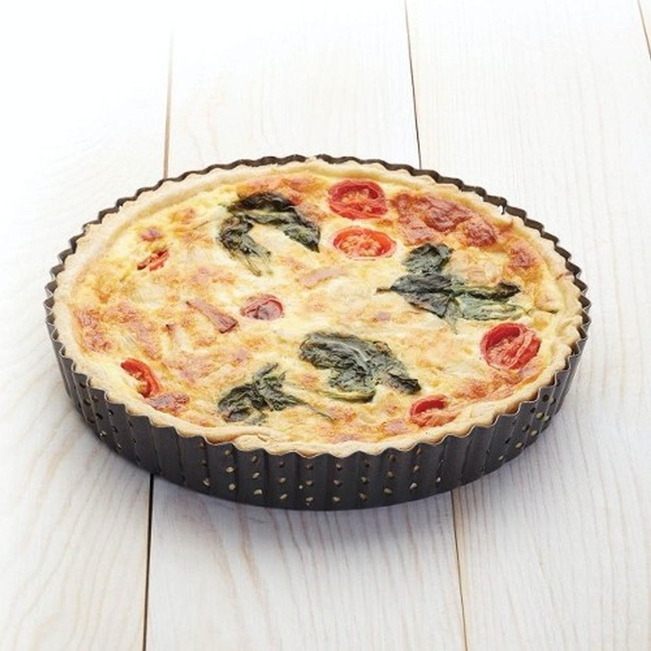 masterclass-crusty-bake-non-stick-fluted-round-23cm-quiche-flan-tin - MasterClass Crusty Bake Non-stick Fluted Quiche Tin 23cm
