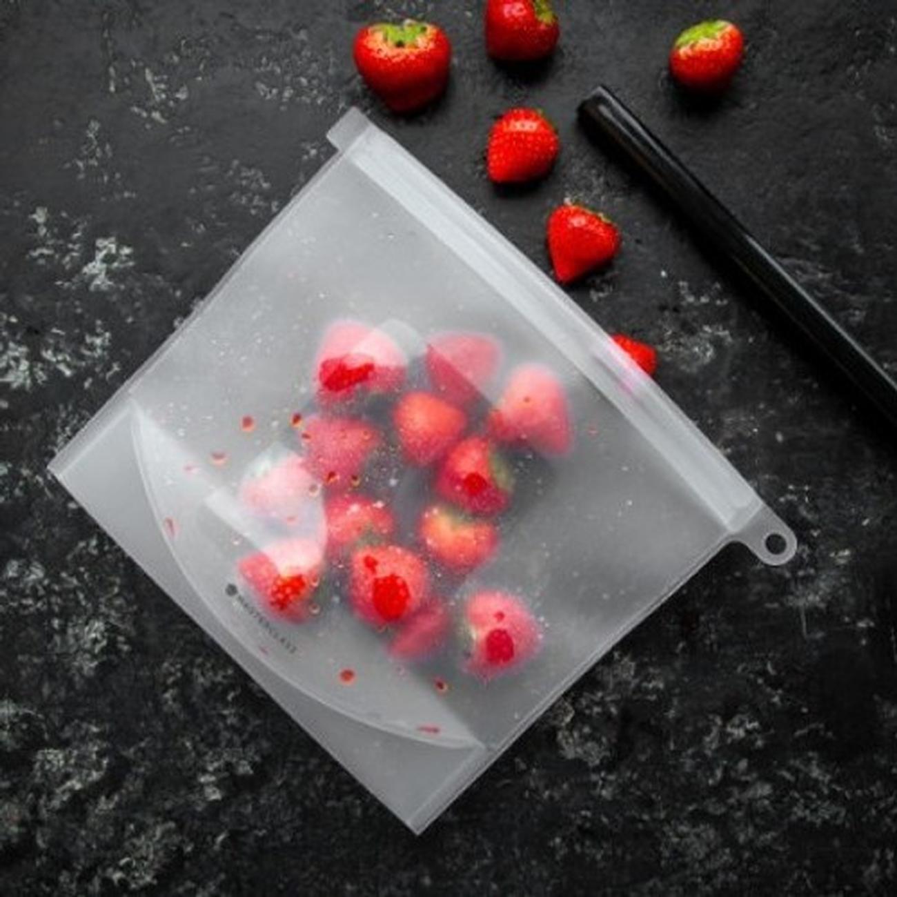 masterclass-reusable-silicone-storage-bag-1000ml - MasterClass Reusable Silicone Food Bag 1000ml