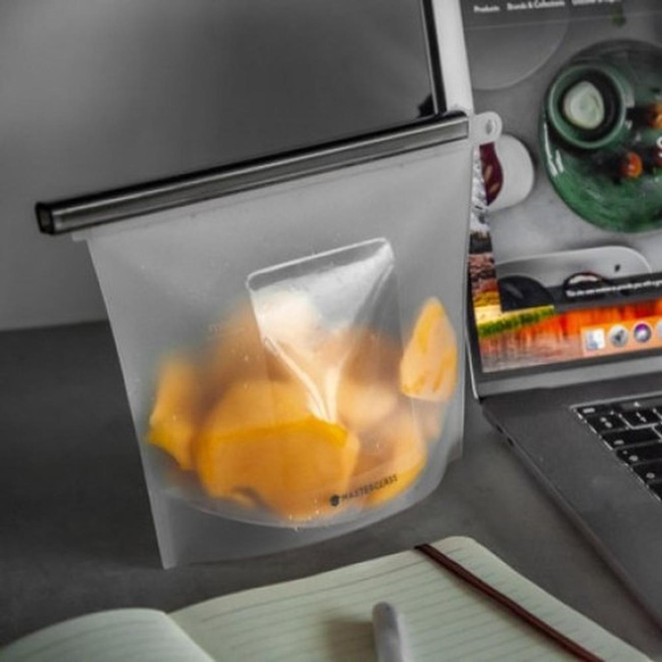 masterclass-reusable-silicone-storage-bag-1500ml - MasterClass Reusable Silicone Food Bag 1500ml