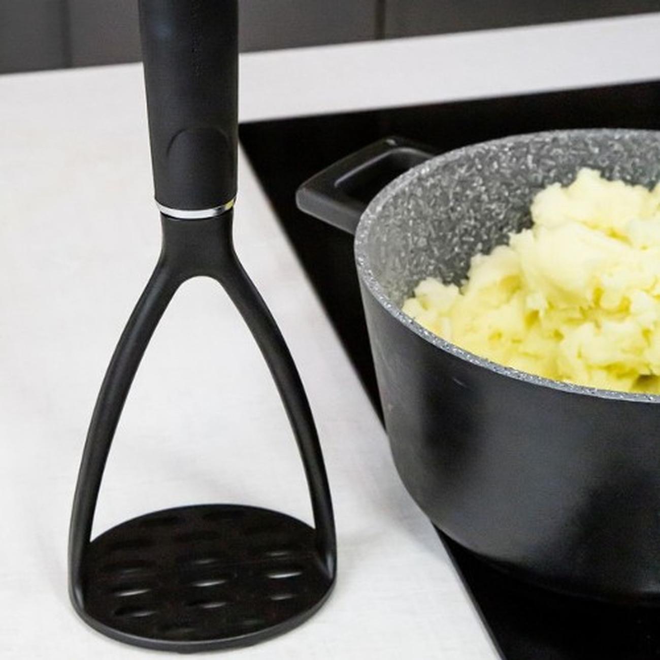 masterclass-soft-grip-nylon-masher - MasterClass Soft Grip Nylon Masher