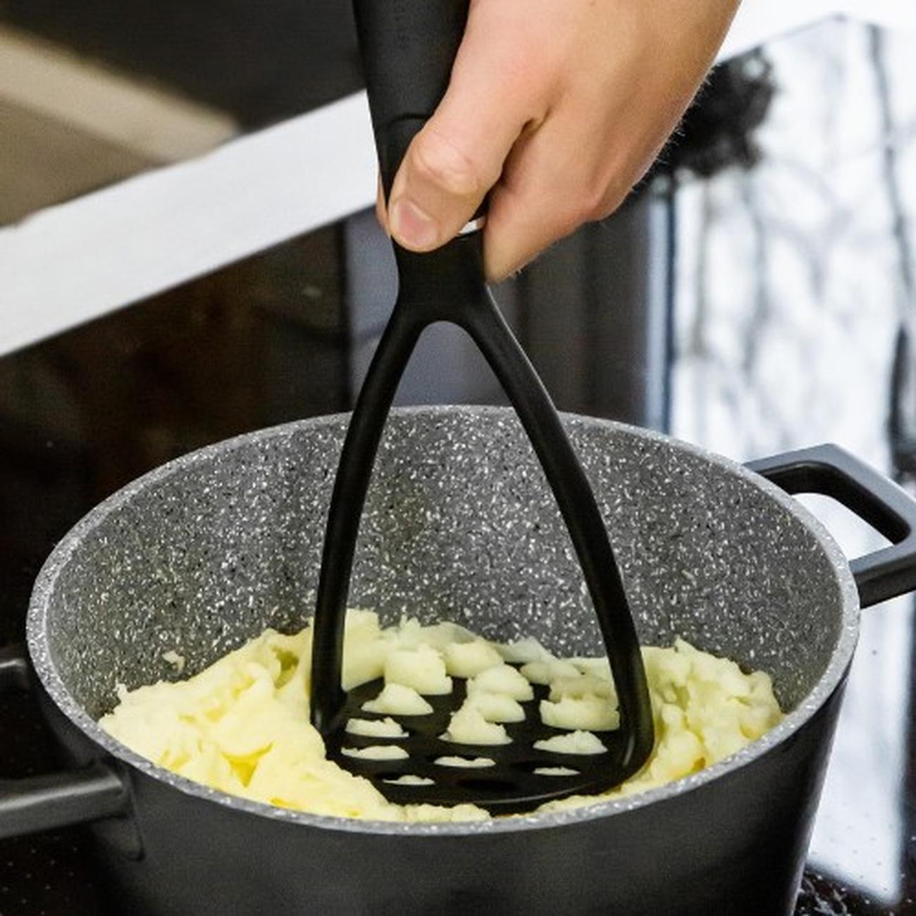 masterclass-soft-grip-nylon-masher - MasterClass Soft Grip Nylon Masher