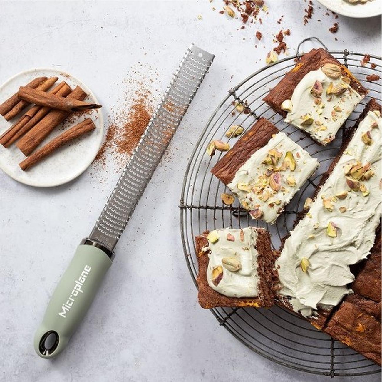 microplane-premium-classic-zester-sage-green - Microplane Premium Classic Zester Grater Sage