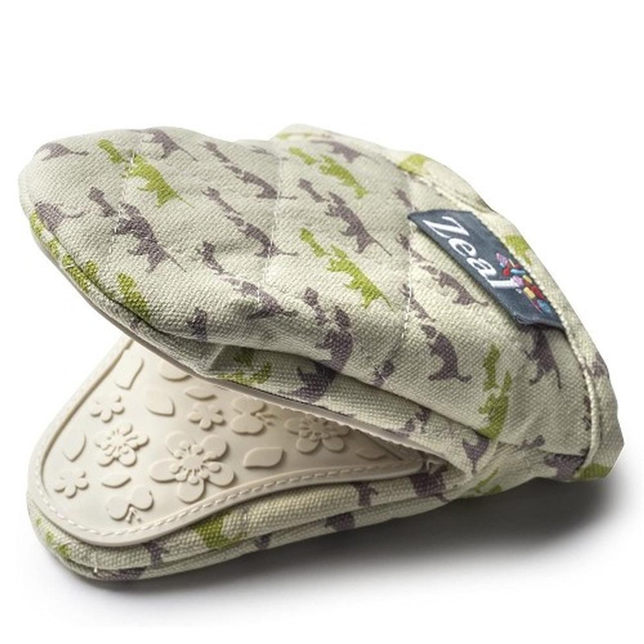 zeal-hot-grab-fabric-silicone-mini-pot-mitt-animal-print - Zeal Hot Grab Fabric Silicone Mini Pot Mitt Animal Print