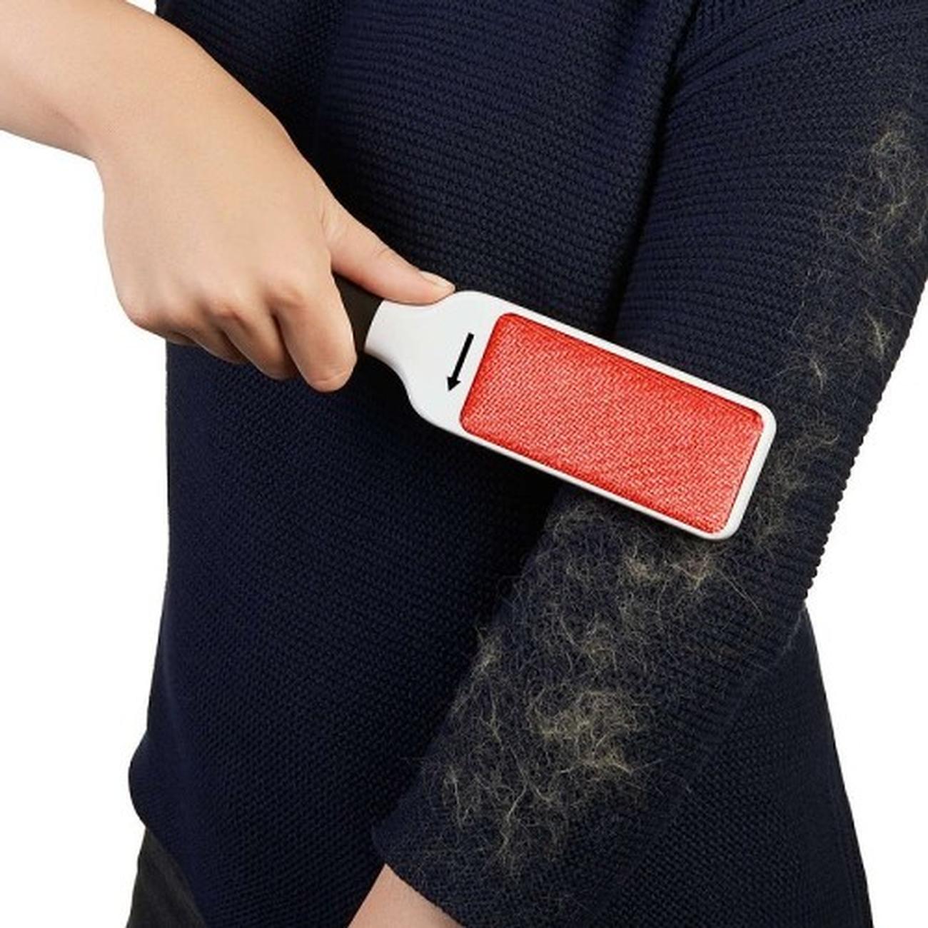 oxo-furlifter-garment-brush-good-grips - OXO Good Grips FurLifter Garment Brush