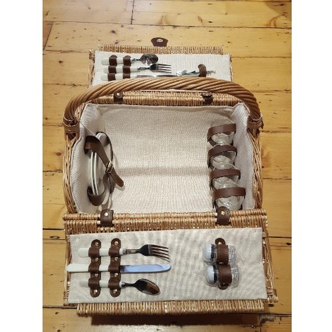 4-person-round-picnic-basket - Oval Picnic Hamper 4 Person