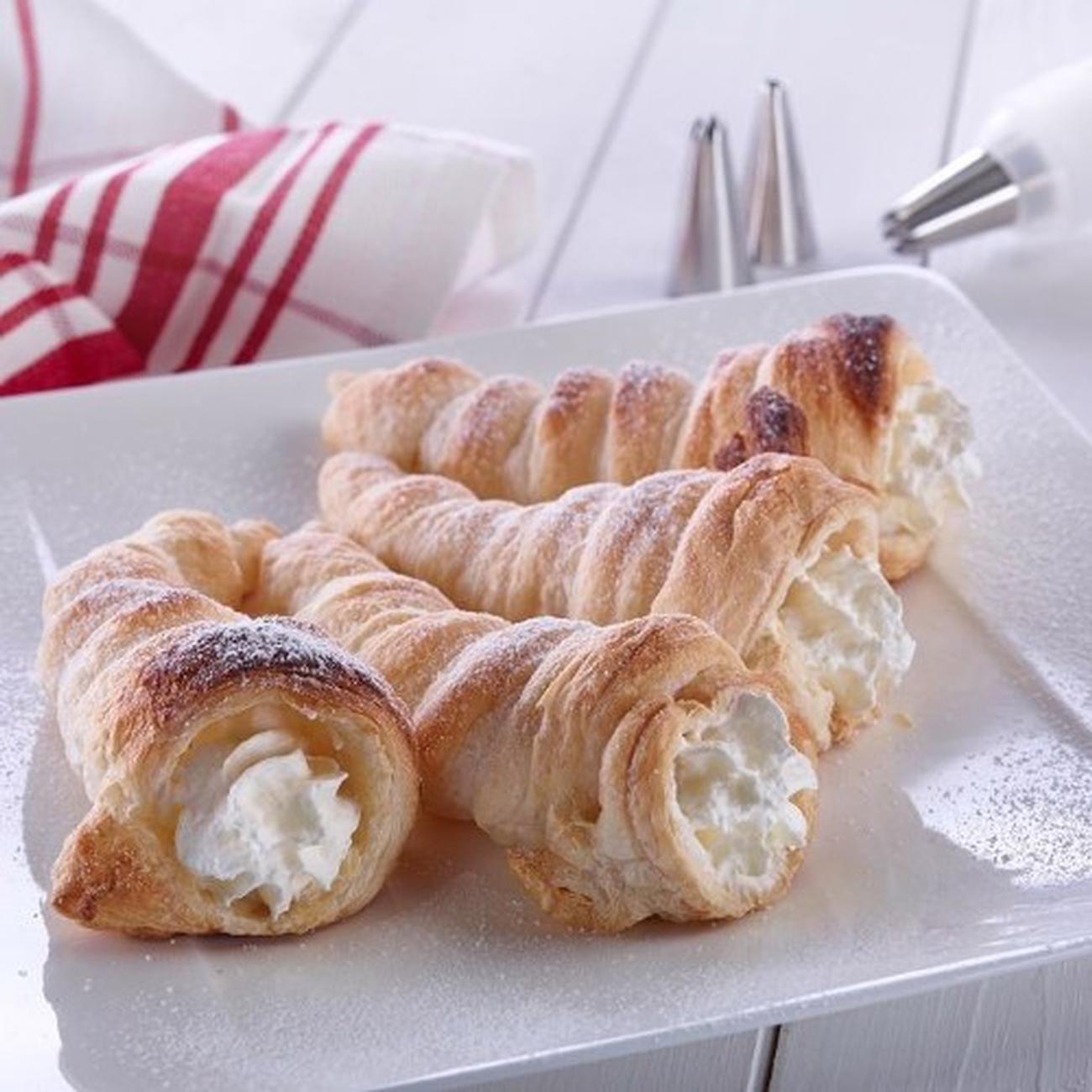 Westmark 4pc Pasty Horn Forms, Nonstick