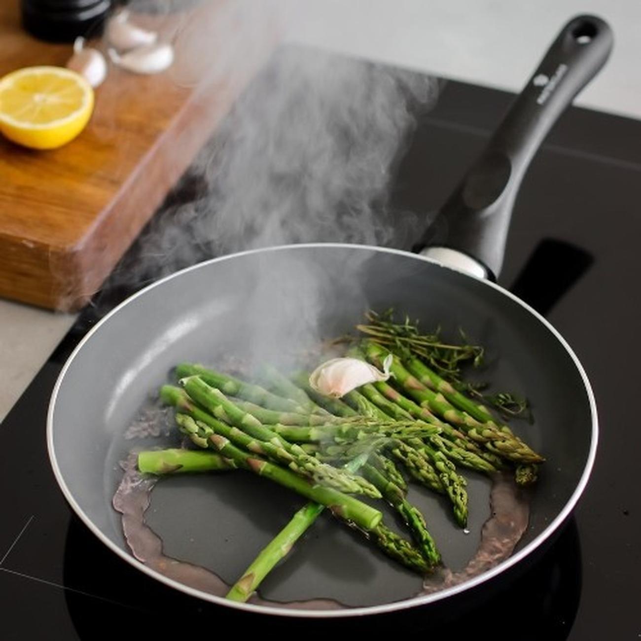 masterclass-recycled-aluminium-non-stick-frying-pan-24cm - MasterClass Can-to-Pan Recycled Non-Stick Frying Pan 24cm