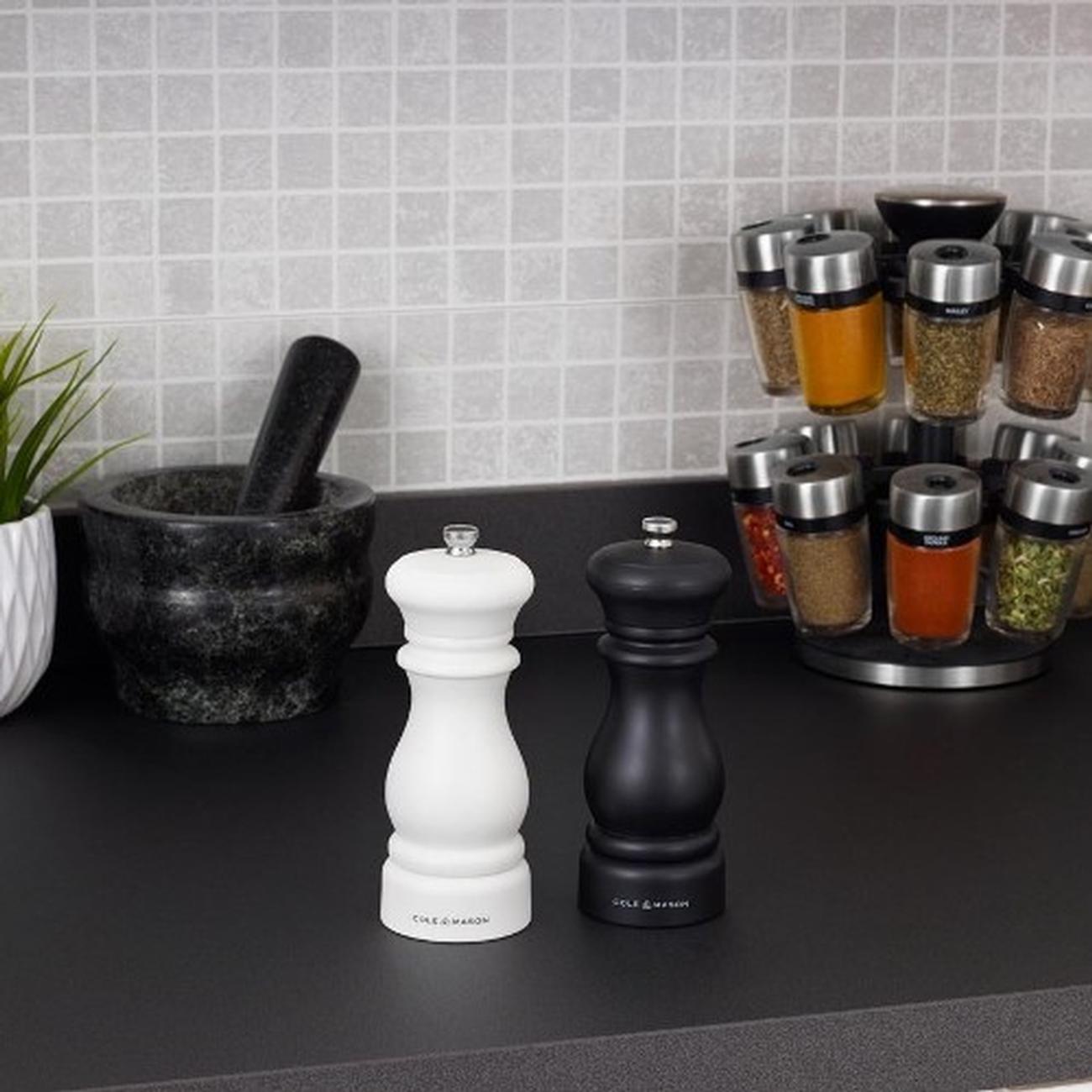 cole-and-mason-Southwold-capstan-pepper-salt-mills-150mm-gift-set - Cole & Mason Southwold Classic Salt & Pepper Mills Set 16.5cm