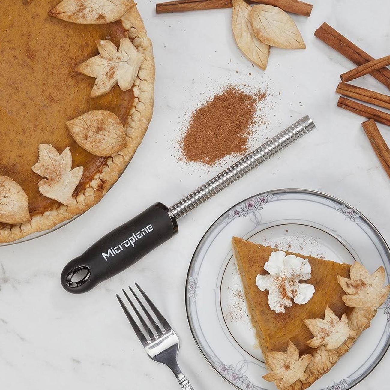 Microplane Premium Classic Spice Grater Red