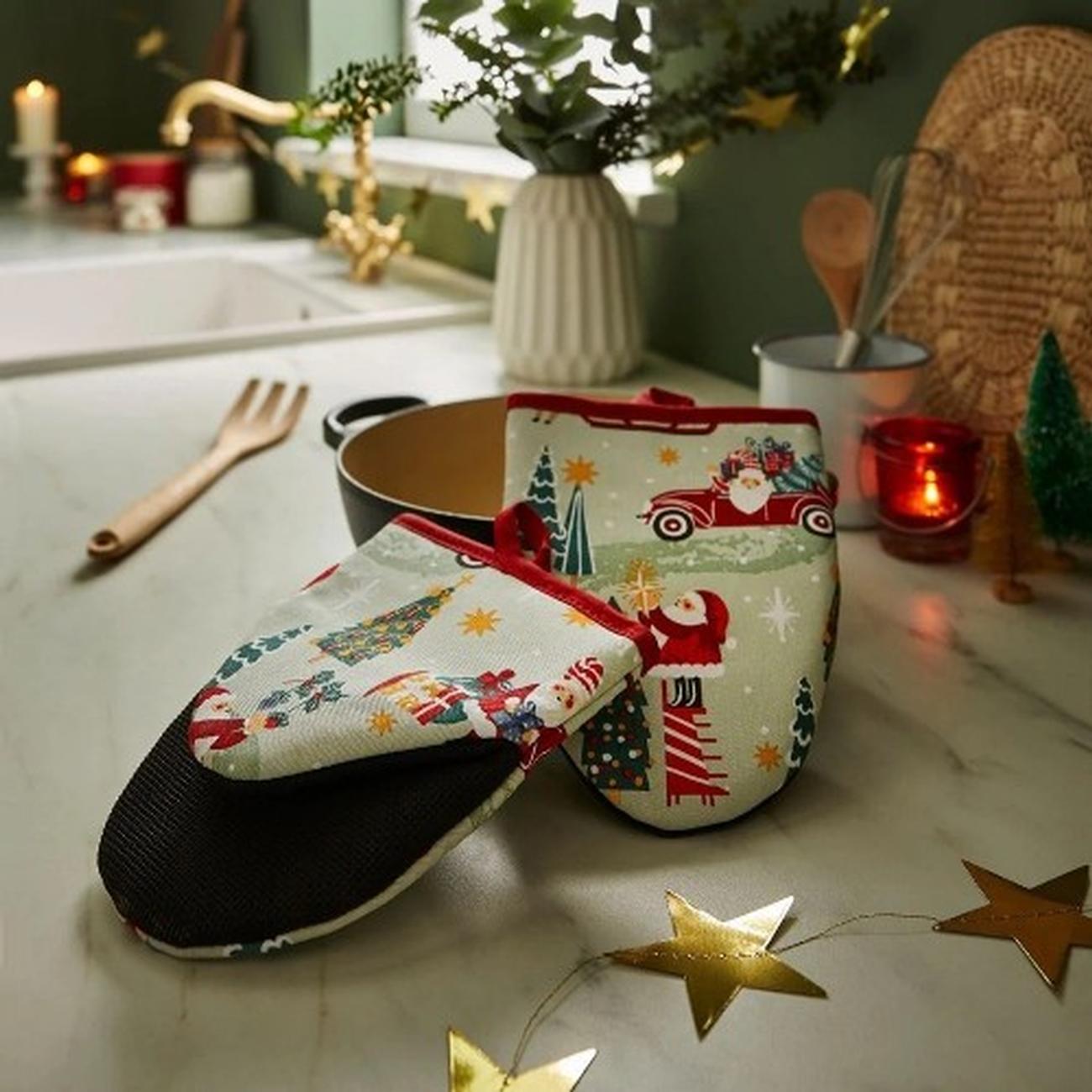 ulster-weavers-tis-the-season-micro-oven-mitts-Christmas - Ulster Weavers Recycled Cotton Tis the Season Micro Oven Mitts