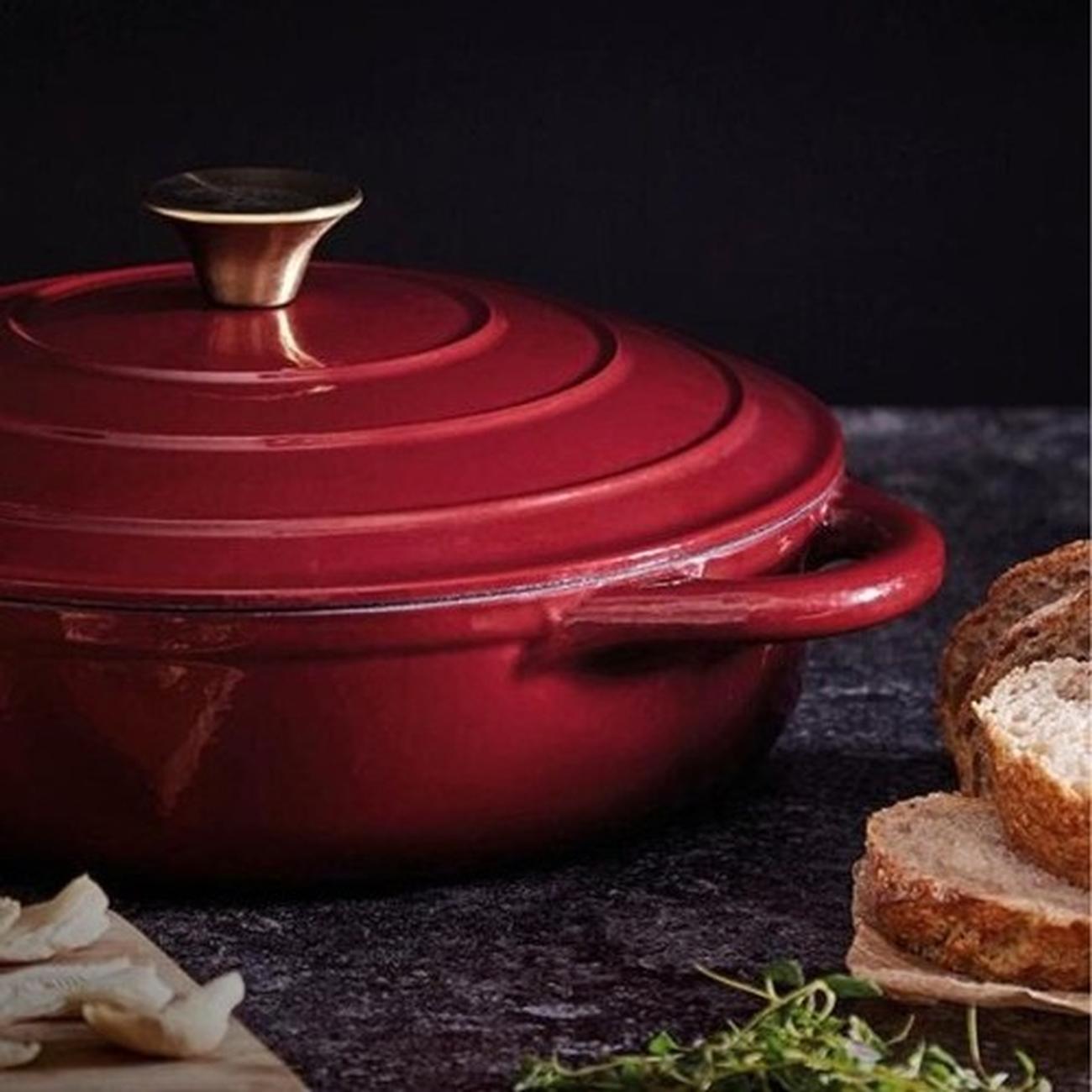 barbary-oak-foundry--shallow-casserole-28-cm-shallow-red - Barbary & Oak Foundry 28cm Shallow Cast Iron Casserole-Bordeaux Red