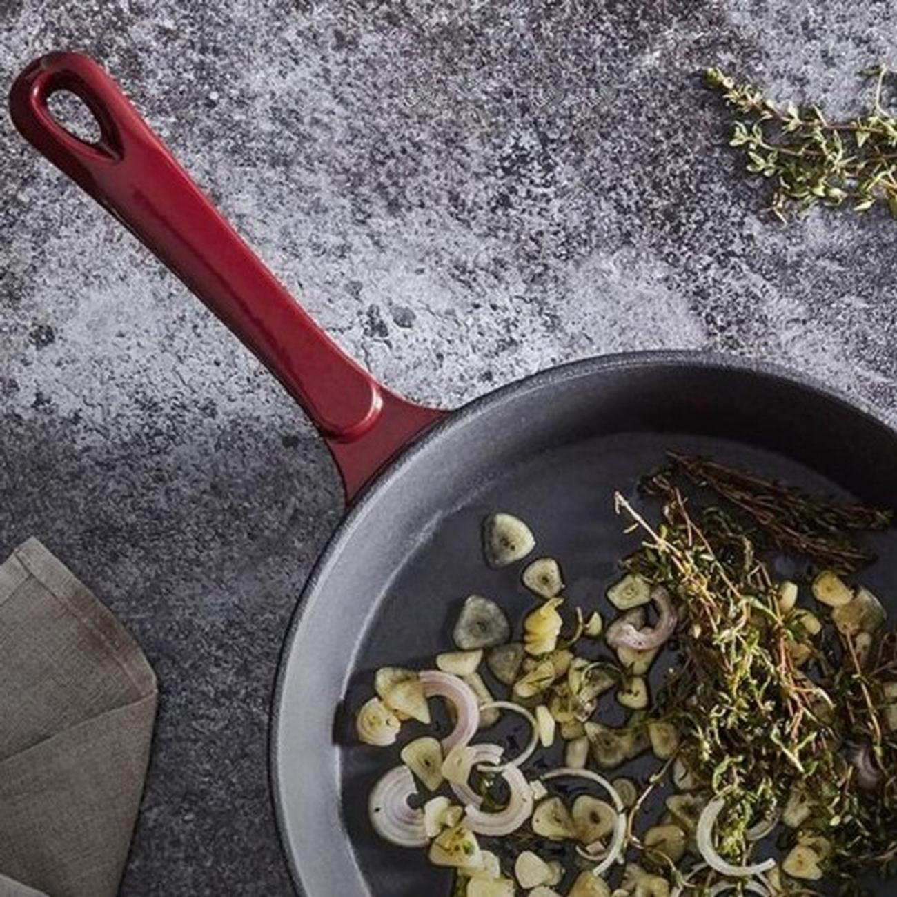 barbary-oak-fry-pan-26-cm-round-red-cast-iron - Barbary & Oak Foundry 26cm Round Cast Iron Fry Pan-Red