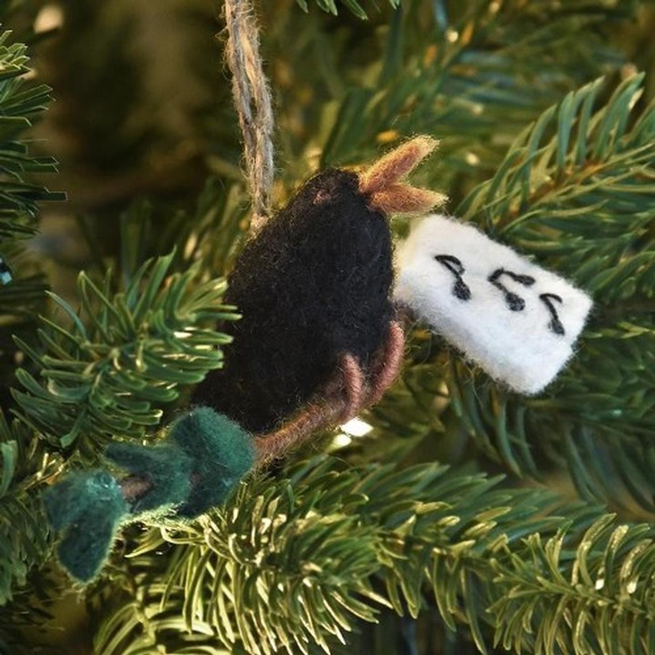 Sophie-Allport-calling-black-bird-felt-decoration - Sophie Allport Calling Bird Felt Decoration