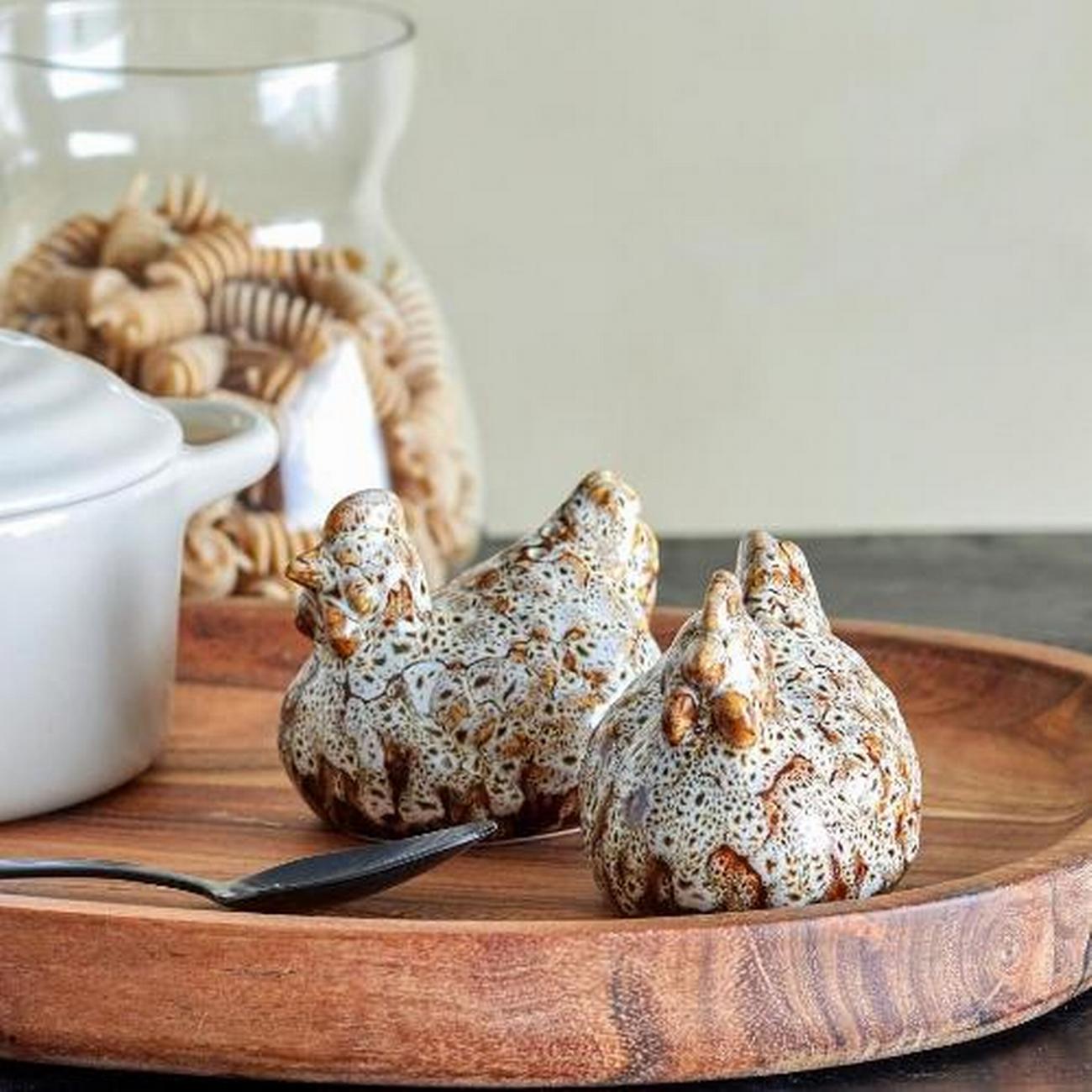 chicky-salt-and-pepper-shaker-set-brown-stoneware - Chicky Salt & Pepper Shaker Set Brown Stoneware