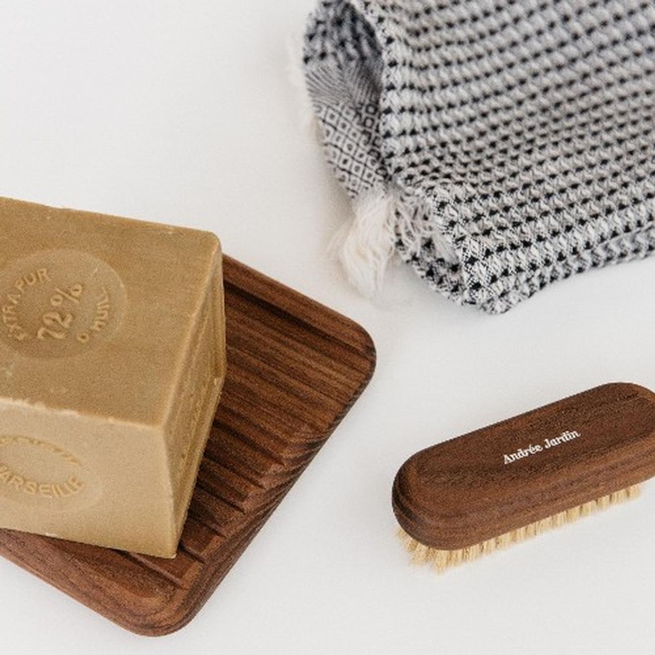 andree-jardin-marseille-olive-soap-brush-holder-heritage-set - Andree Jardin Soap & Nail Brush Heritage Set