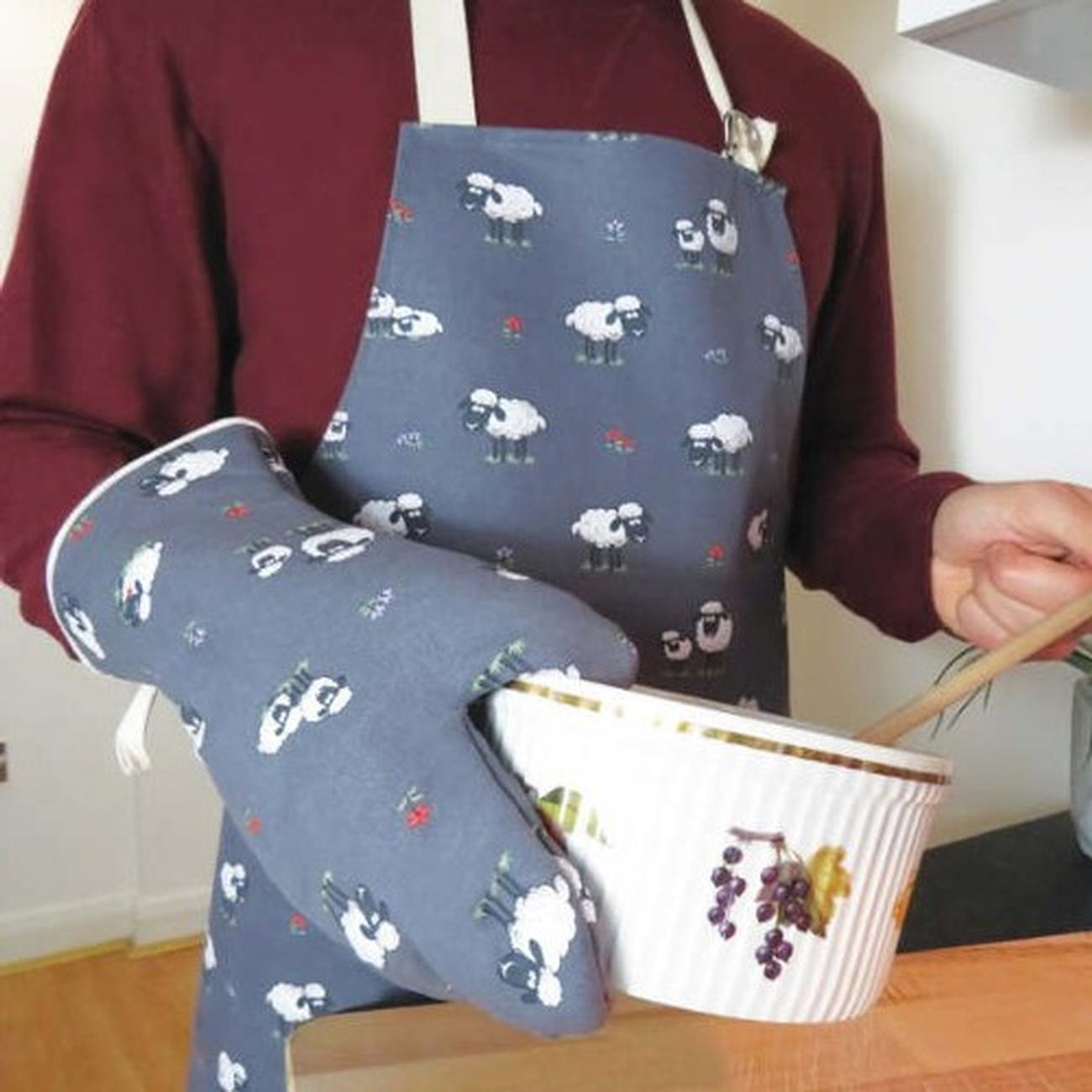 fluffy-flock-cotton-sheep-apron - Fluffy Flock Cotton Sheep Apron