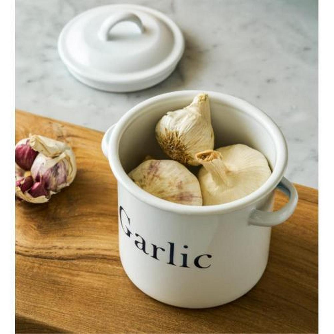 garden-trading-enamel-garlic-store-white - Garden Trading Enamel Garlic Store White