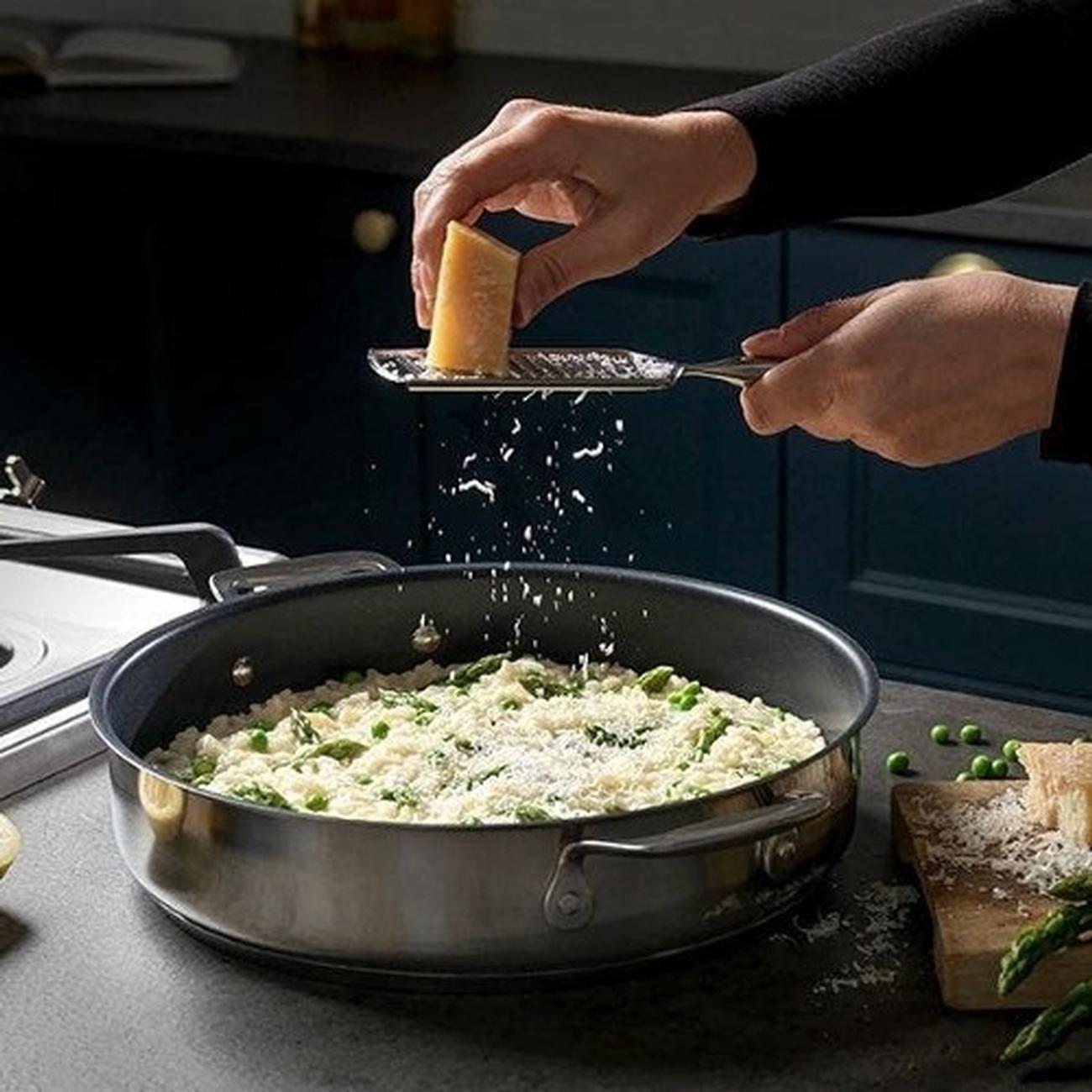 hw-stellar-7000-24cm-sauteuse-pan-non-stick - Stellar Non Stick 7000 Sauteuse Pan 24cm
