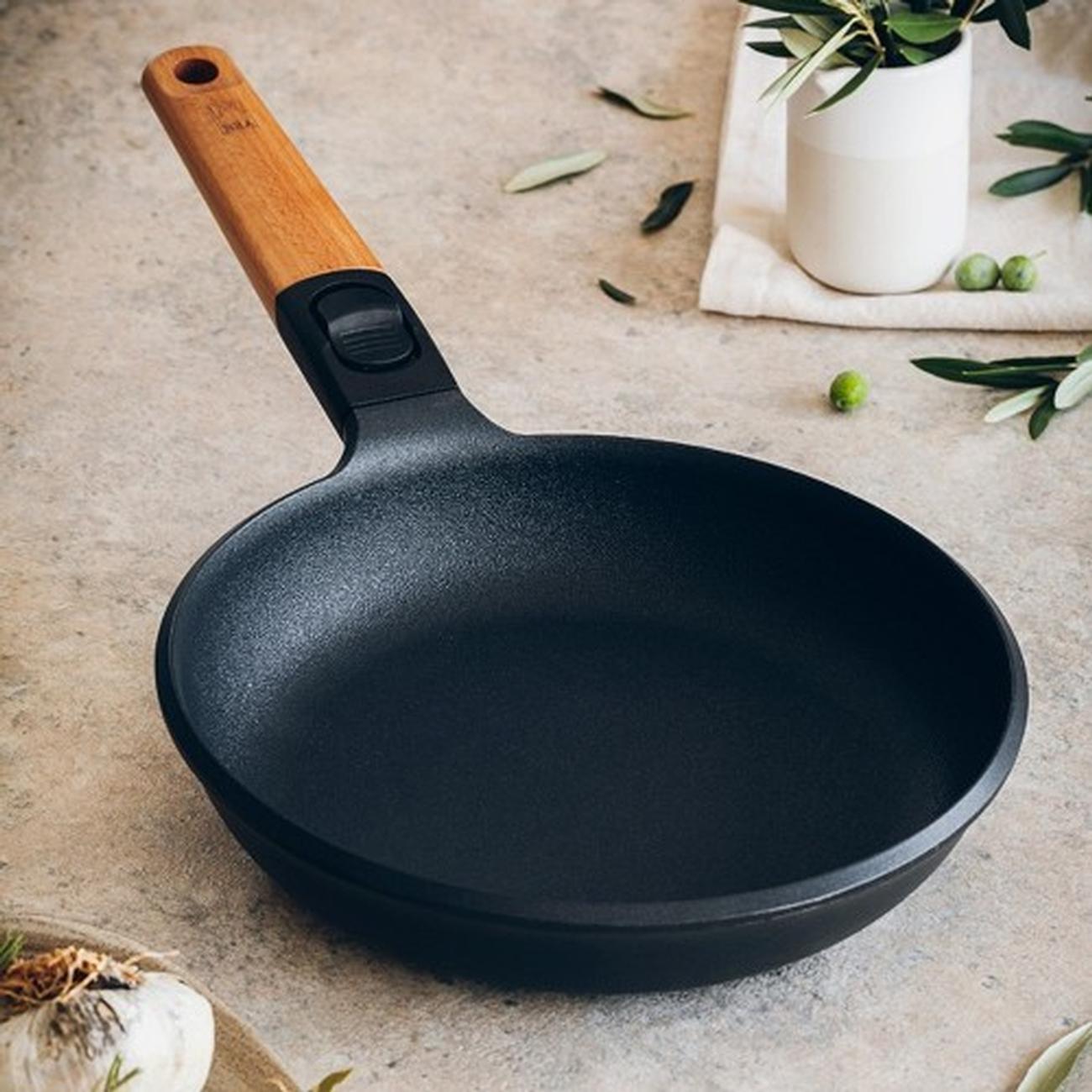 isogona-market-frying-pan-24cm - Isogona Market Frying Pan 24cm 